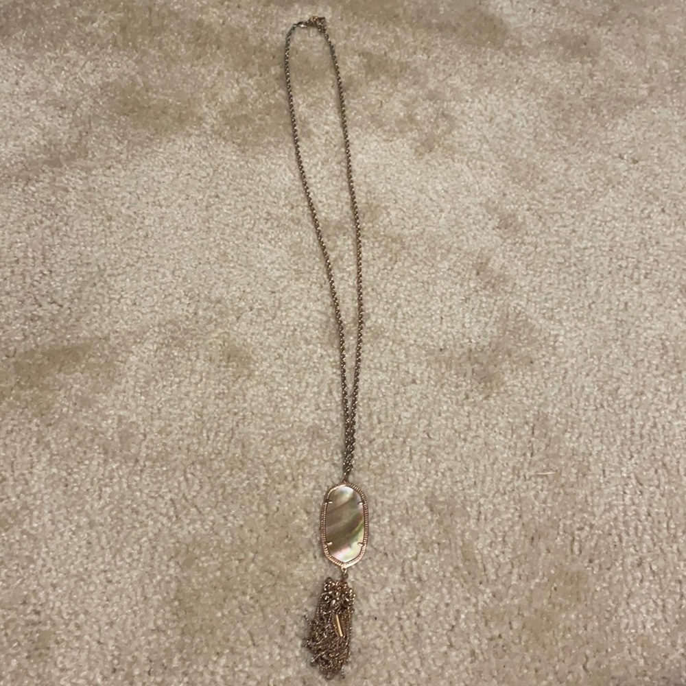 Kendra Scott necklace